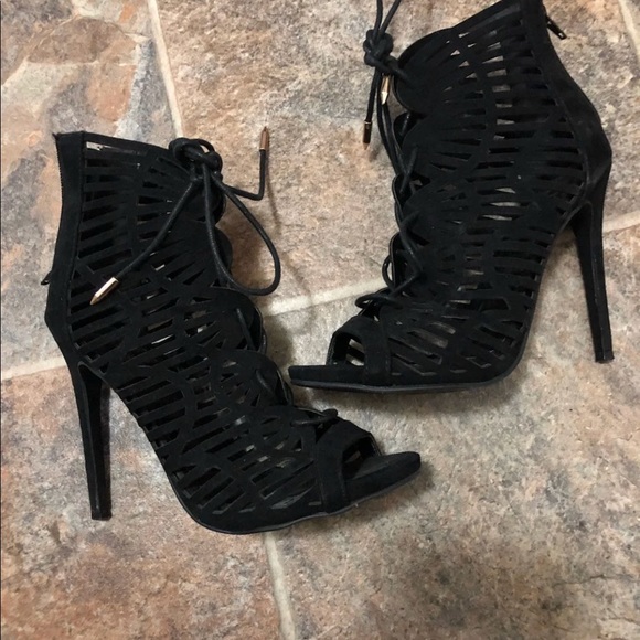 Size 8 - Picture 2 of 2